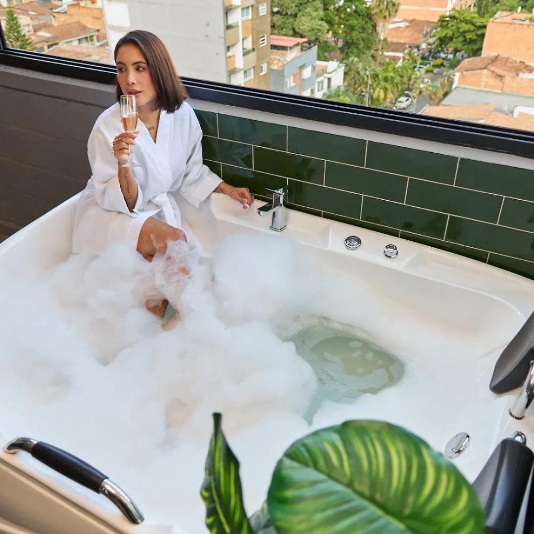 Estadio Jacuzzi Haven Cozy Rosa Negra Suite Medellin