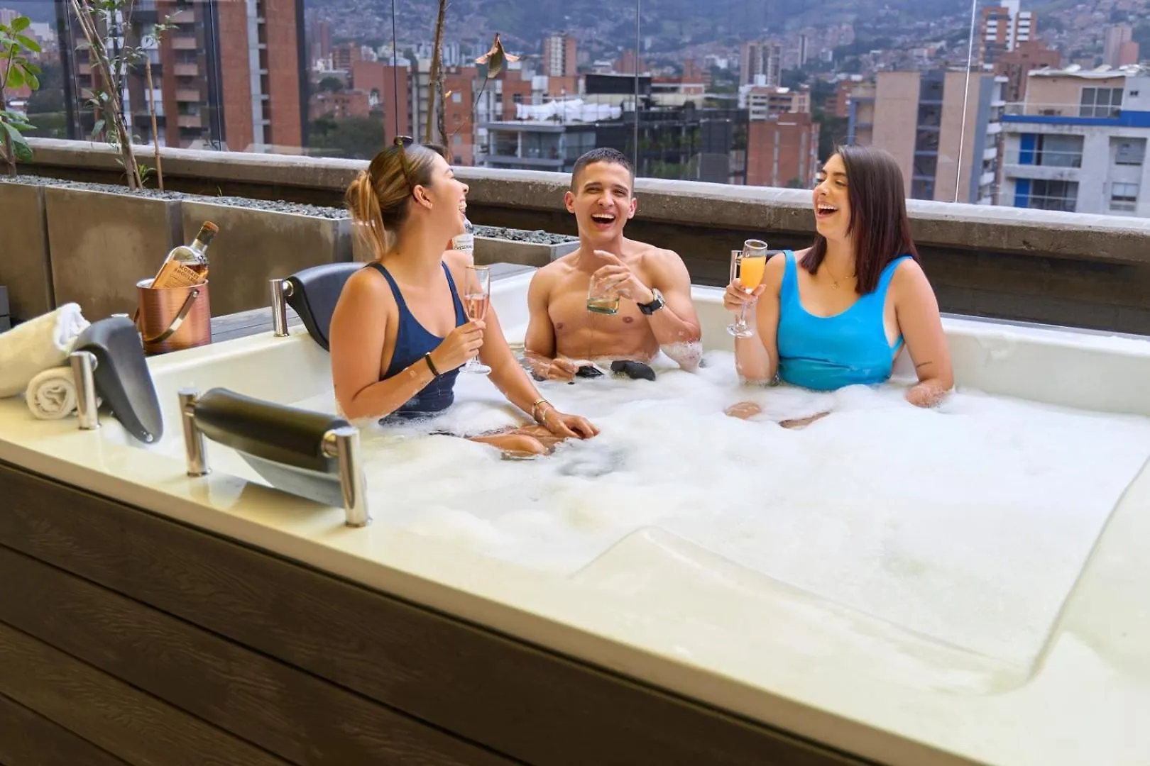 Estadio Jacuzzi Haven Cozy Rosa Negra Suite Medellin